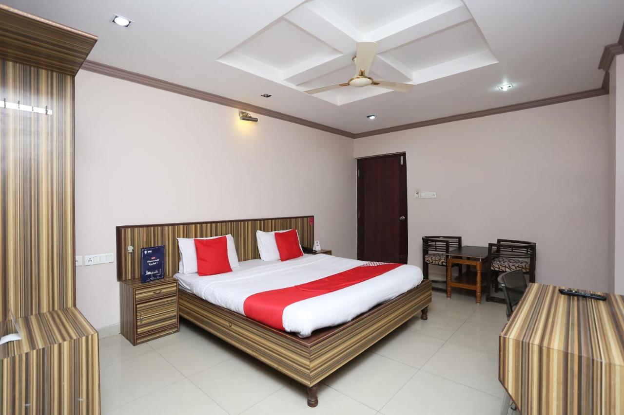 Oyo 3881 Venus Nxt Hotel Bhubaneswar Exterior photo